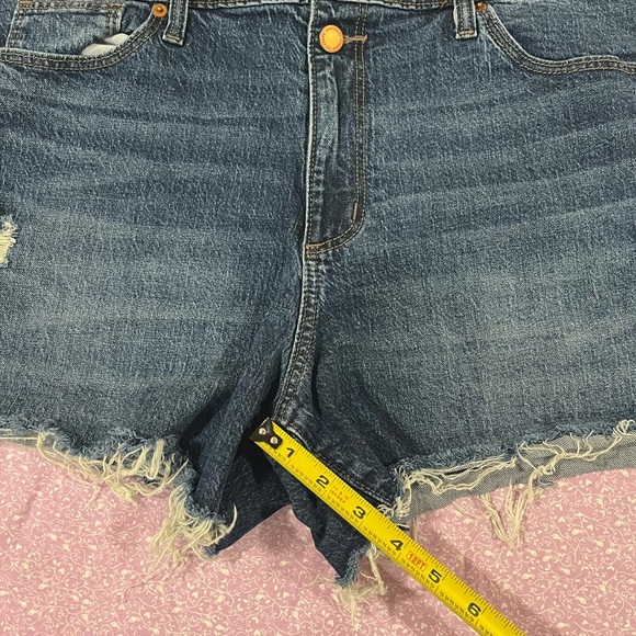 Universal Thread Blue Jean Shorts with Distressed Details and Frayed Hem - Picture 9 of 9